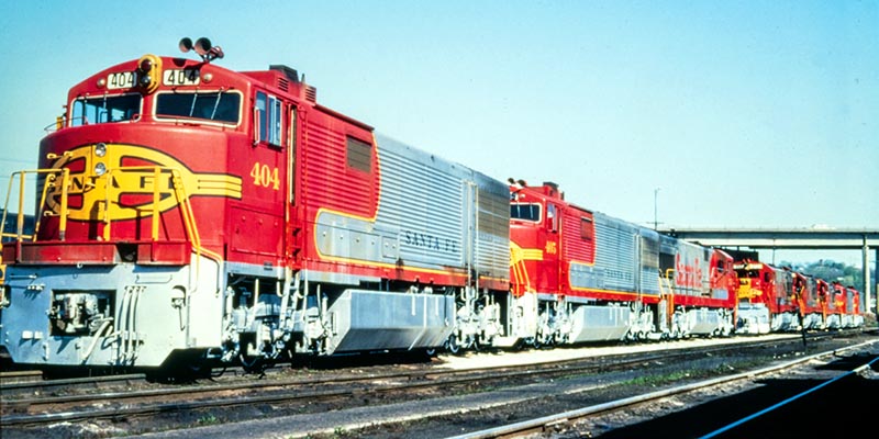 Santa Fe U30CGs for the Holidays