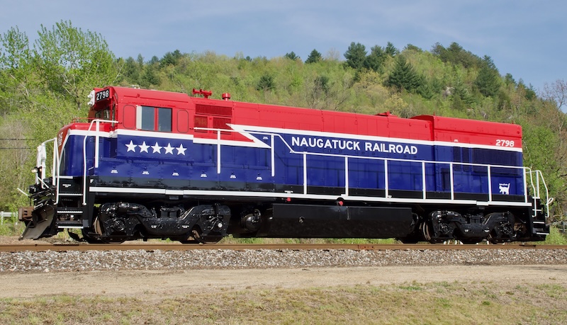 Naugatuck Railroad paints U23B into colorful Semiquincentennial livery